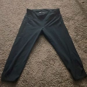 I am selling leggings.